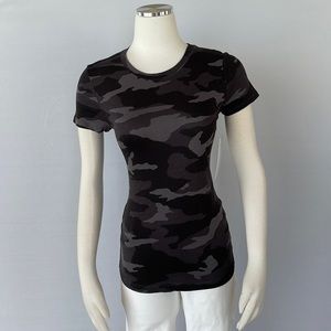 NWT Athleta Organic Cotton Camo T Black Size X Small
